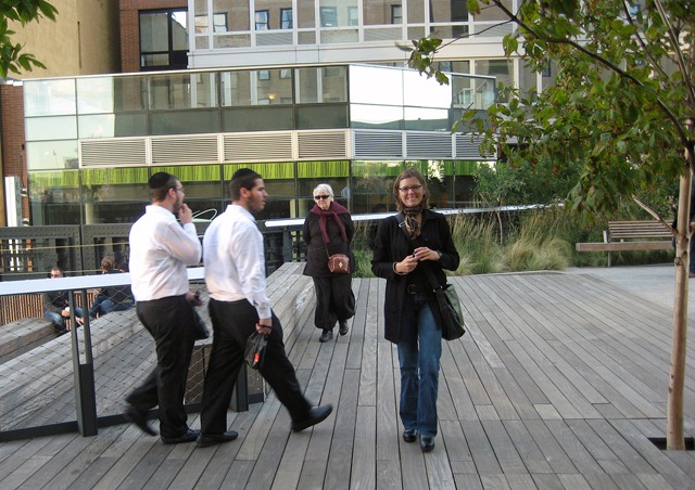 [NYC 2010 S 019[4].jpg]