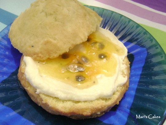 [Passionfruit scone with Buttercream[3].jpg]