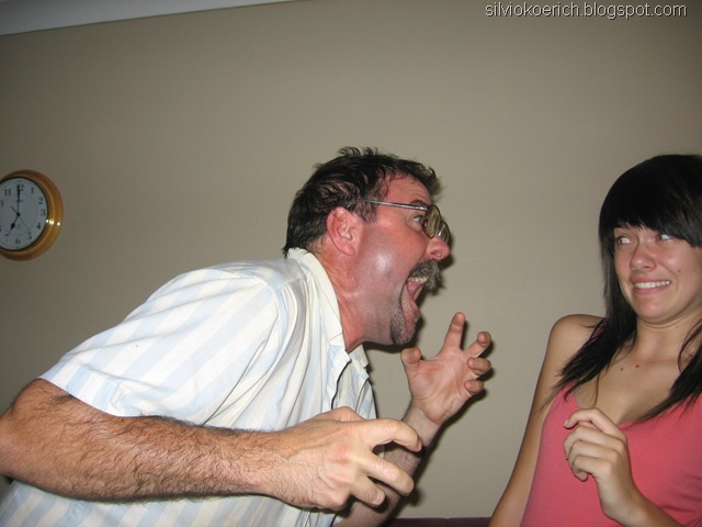 [pais-brigando[22].jpg]