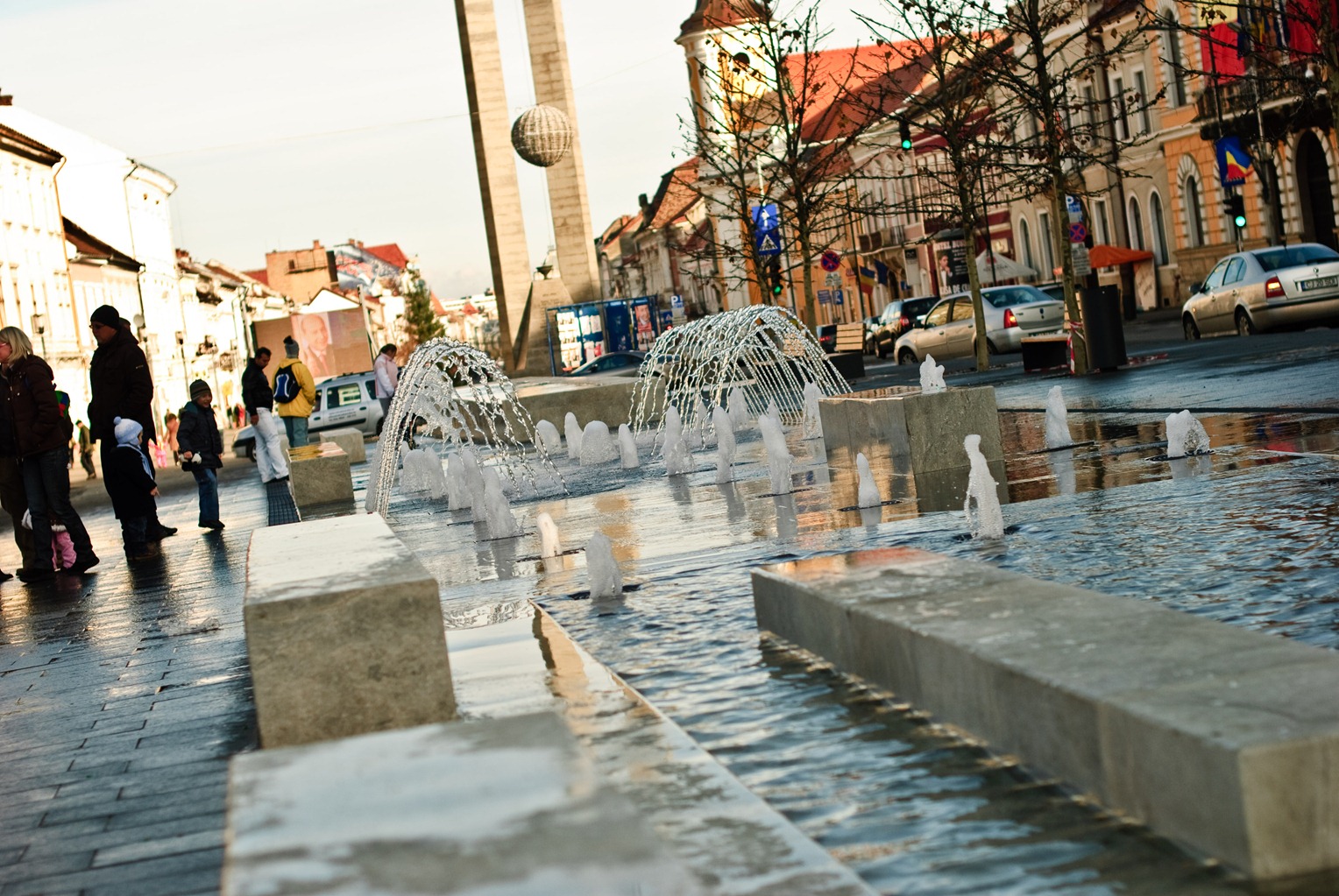 [downtown-cluj-napoca-fountains-monument[6].jpg]