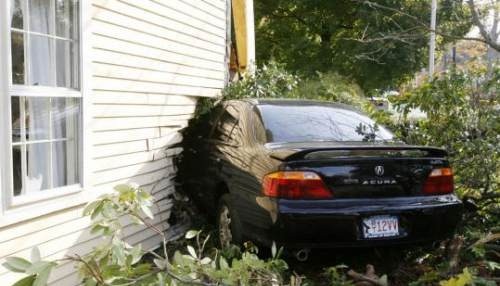 [car-crashing-houses-6[4].jpg]