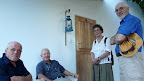 Vorm Zimmer, Klaus erzählt.