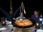 Dinner is served, this time Spagetti Bolognaise, that makes the girls happy.