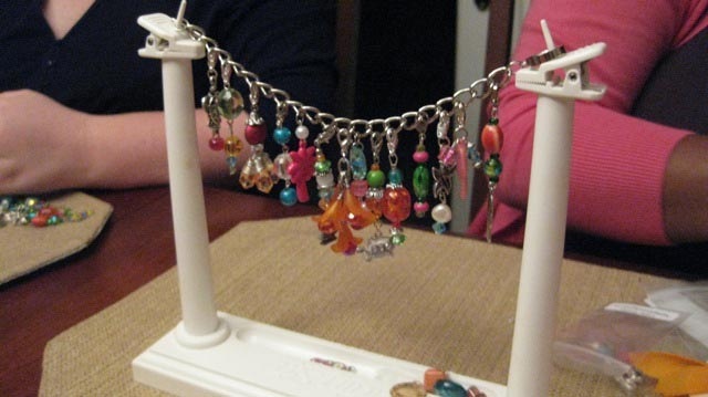 [bracelet holder[6].jpg]