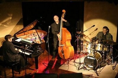 [SAMBAJAZZ TRIO[3].jpg]