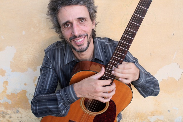 [VITOR RAMIL 2[3].jpg]