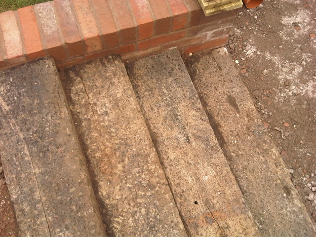 [Railway sleepers in the garden[2].jpg]