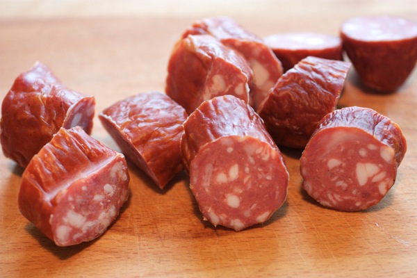 Режем Краковскую на куски.jpg Режем Краковскую на куски.jpg
