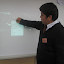 Simón Garay, alumno de la Escuela Las Nieves, expone su trabajo "Pizarra interactiva".