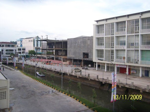 Entrance Building dalam pengerjaan