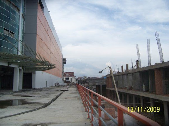 ke Gedung Parkir/Keluar