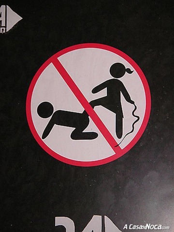 [foreign_signs_04[4].jpg]