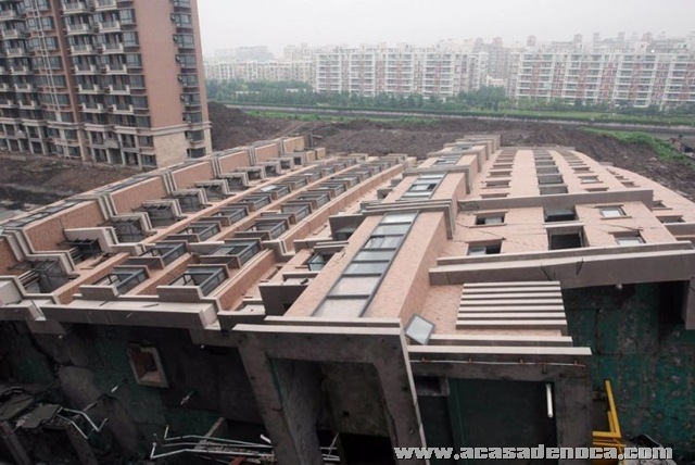 [building_collapse_06[7].jpg]