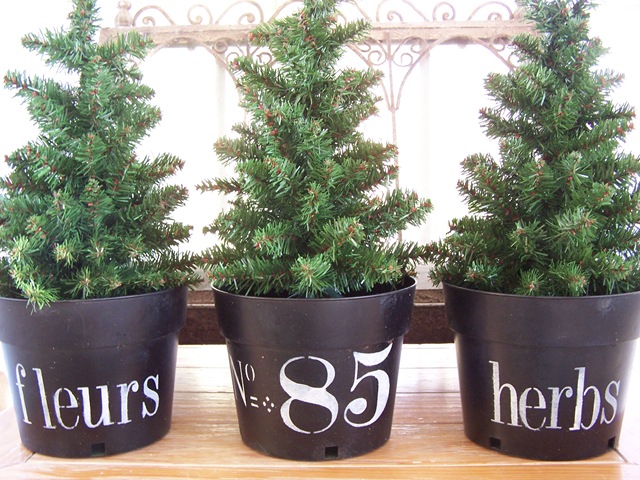 [Christmasminitrees0043.jpg]