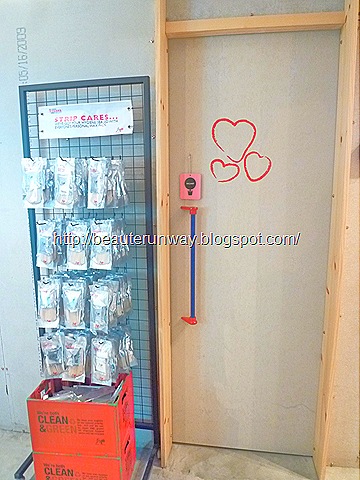 [stripdoorway5.jpg]