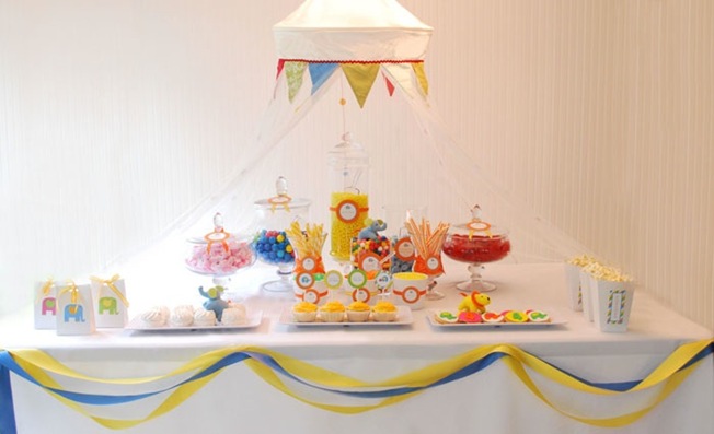 elephant-parade-circus-dessert-table1