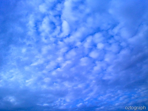 awan biru