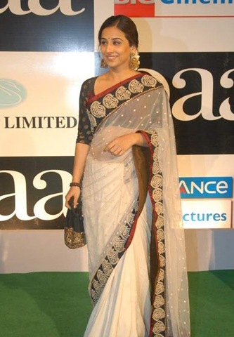 [VidyaBalanSabyasachisaree2.jpg]