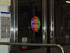Tomada el 31 de marzo y refleja el lema del metro de París: Un segundo perdido en la estación = un retraso en toda la línea.