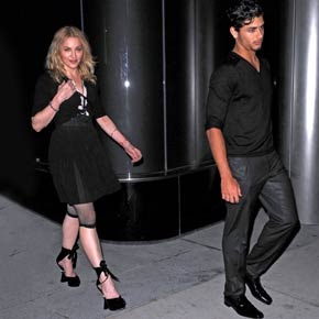 [madonna jesus[3].jpg]