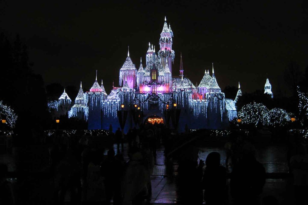 [Christmas-in-Disneyland-103[3].jpg]