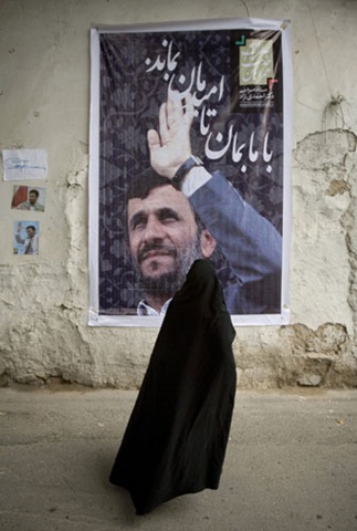 [Iran-elections-Woman-stan-005[5].jpg]