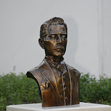 Unveiling of Rosillo’s Puccini bust at Chapman University
