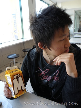 [PB1700633.jpg]