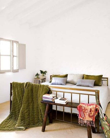 [nuevo_estilo_green_bedroom_rect5406.jpg]