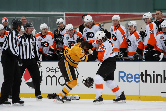 2010/01/01 - Shawn Thornton vs Dan Carcillo - picture 2