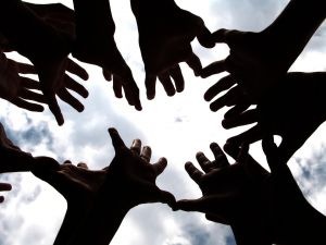 [hands[4].jpg]