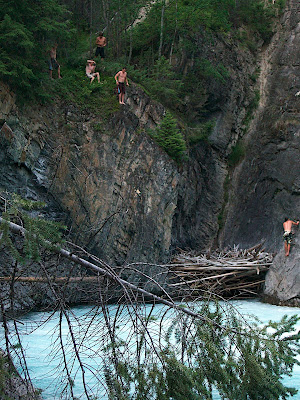 Nipika Cliff Jumping