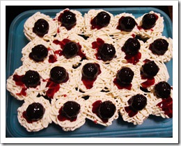 tray of spaghetti cupcakes
