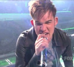 [ai10_perfs_top8_james_durbin_262x235[5].jpg]