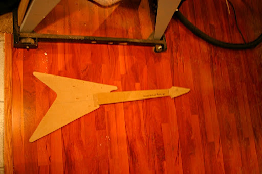 2010.01.06 Update: Aviator body template, trimmed sanded and smooth + 7-string neck and headstock templates. (27" scale, 24 frets)