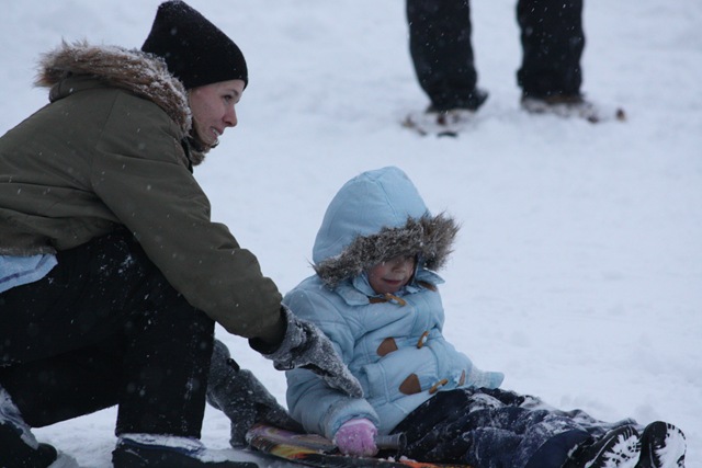 [12-30-09 sledding (195)[2].jpg]