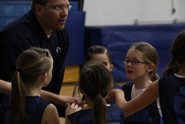 [11-25-09 basketball - Chloe (14)[3].jpg]