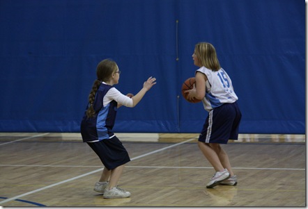 11-25-09 basketball - Chloe (4)