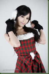 Kim-In-Ae-Christmas-Dress-05