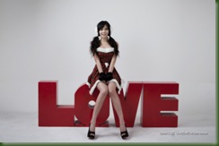 Kim-In-Ae-Christmas-Dress-07