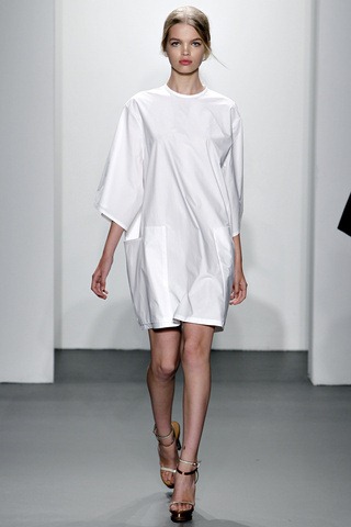 [calvin_klein___pasarela_64818675_320x480[4].jpg]