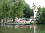 http://lh3.ggpht.com/_Vkwoux6RVCU/SE0YCiALQnI/AAAAAAAAEEQ/2fwSZ-2Vp3A/Zoetewaters_002.JPG