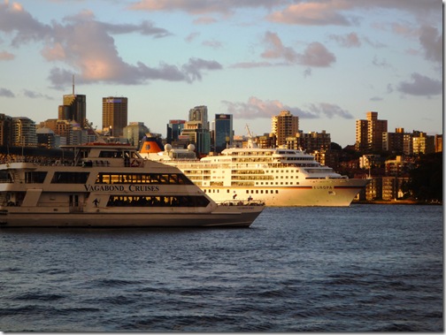 Cruise ship Sydney harbour