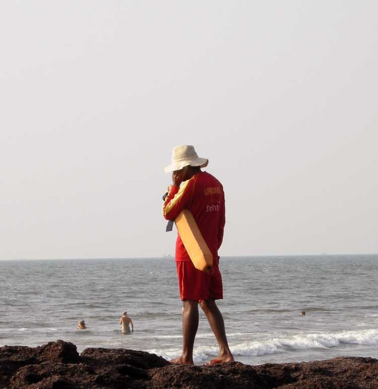 [lifeguard-ashvem-beach-pernem-north goa[7].jpg]