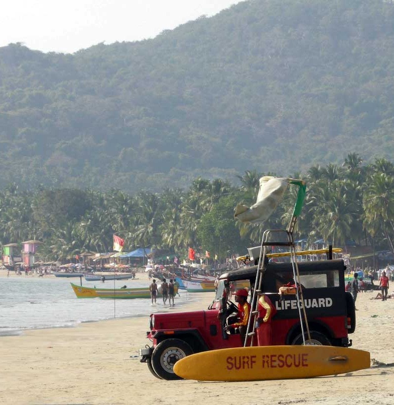 [lifeguards-palolem-beach-south-goa-india[7].jpg]