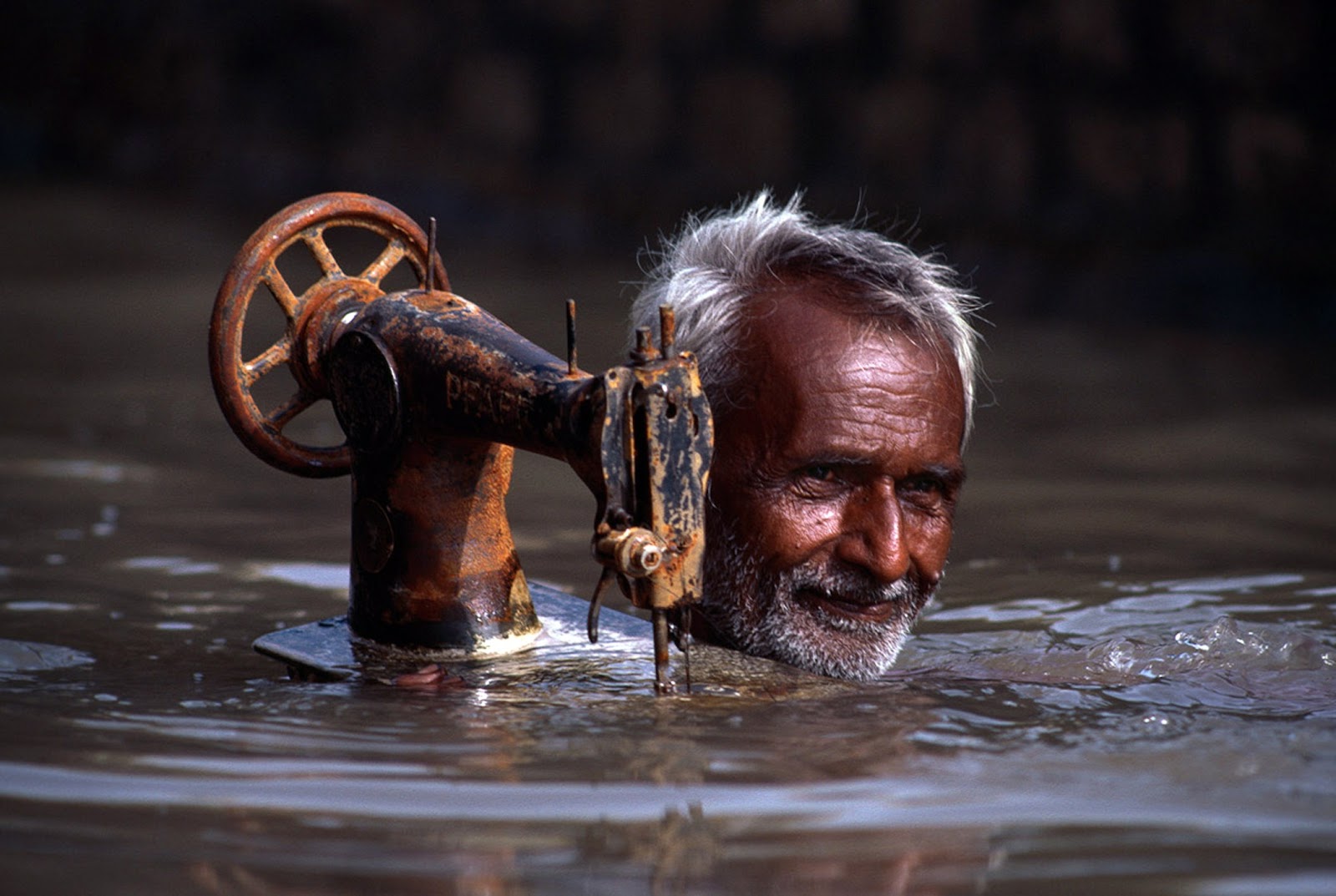 [Steve McCurry - INDIA - Monsoon.jpg]