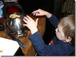 Clint fixing sink,caelun in tub, snake in a  tea pot 020
