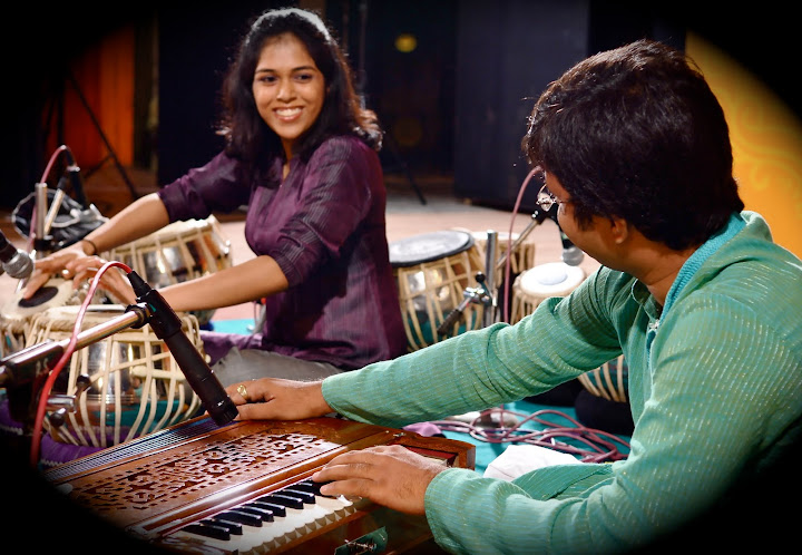 female tabla player heena patel