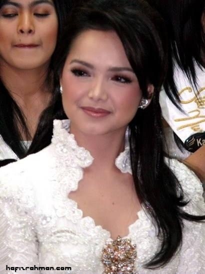 [siti nurhaliza[3].jpg]