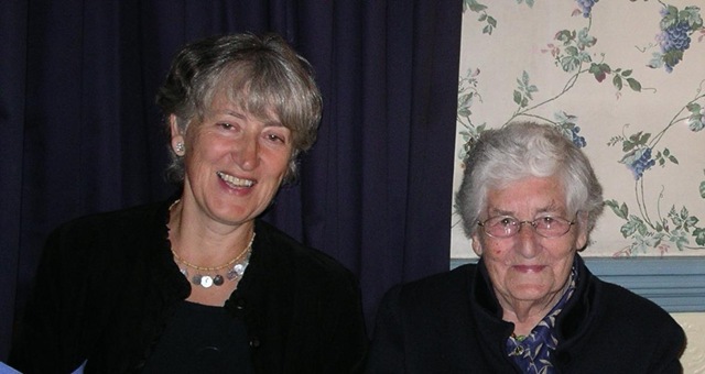 [Ma  and Sue in Morecambe[2].jpg]